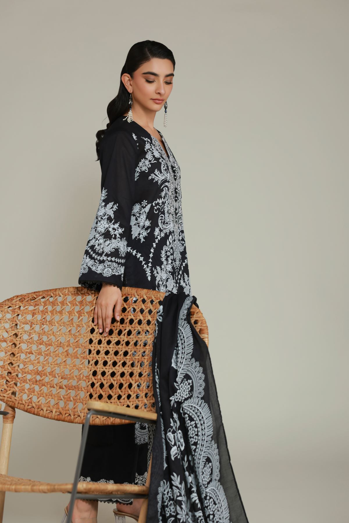 Embroidered Lawn Fabrics 3 Piece - 1001940094