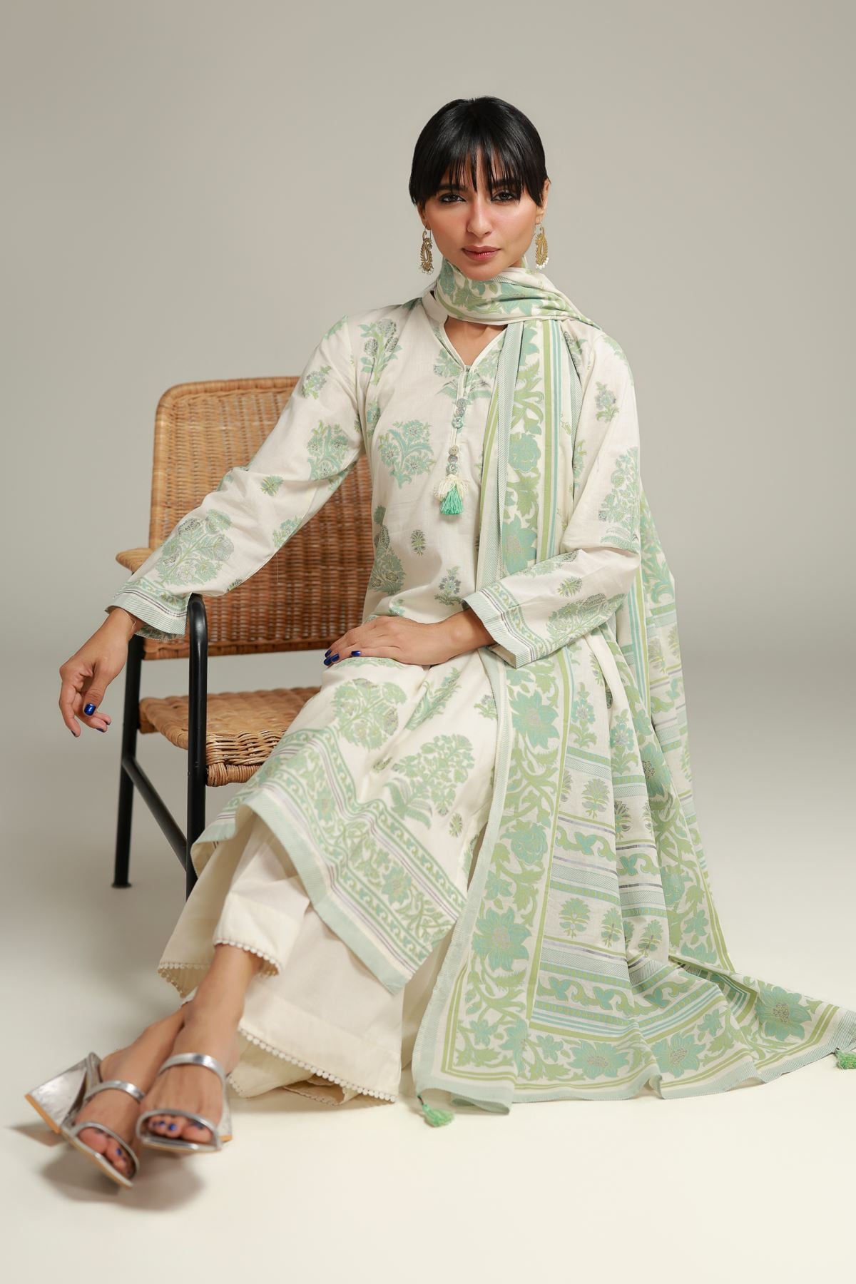 Printed Cambric Floral Tassel Kurta - T-A22-26-118FE2-VG