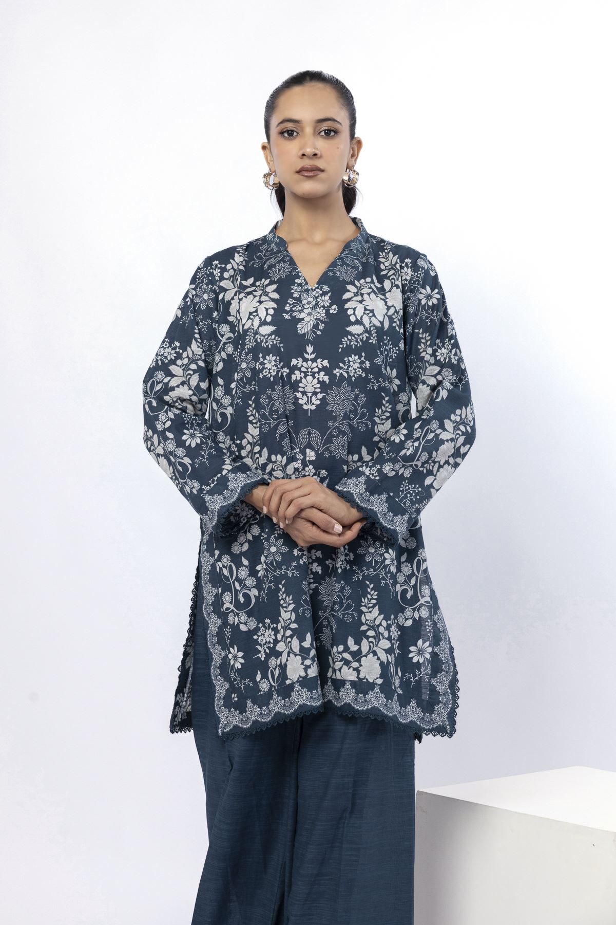 Embroidered Light Khaddar Tailored 2 Piece | Top and Bottom - KN25BST-VG