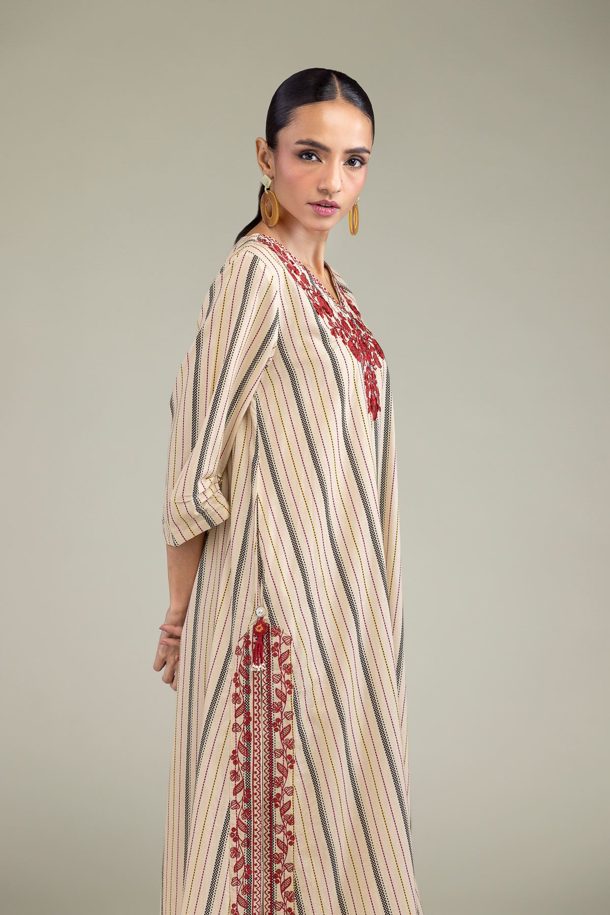 Embroidered Cambric V-Neck Cambric Kurta - 1-26-206-A-D1-VG