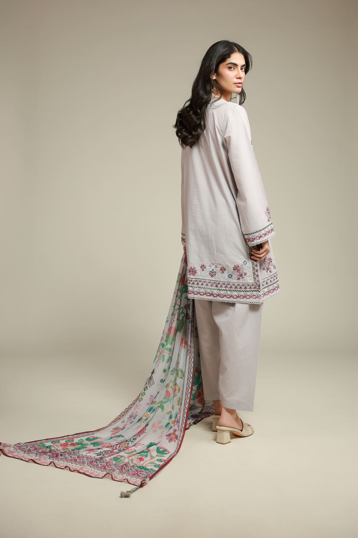Embroidered Cambric Fabrics 3 Piece - A33-26-102FD-VG