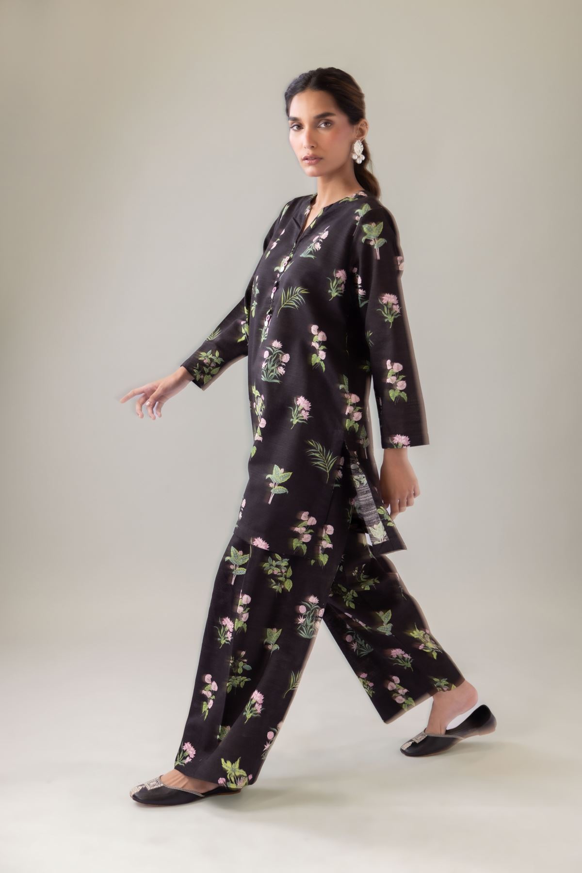 Printed Khaddar Kurta - 25-09-11E3-07TA-VG