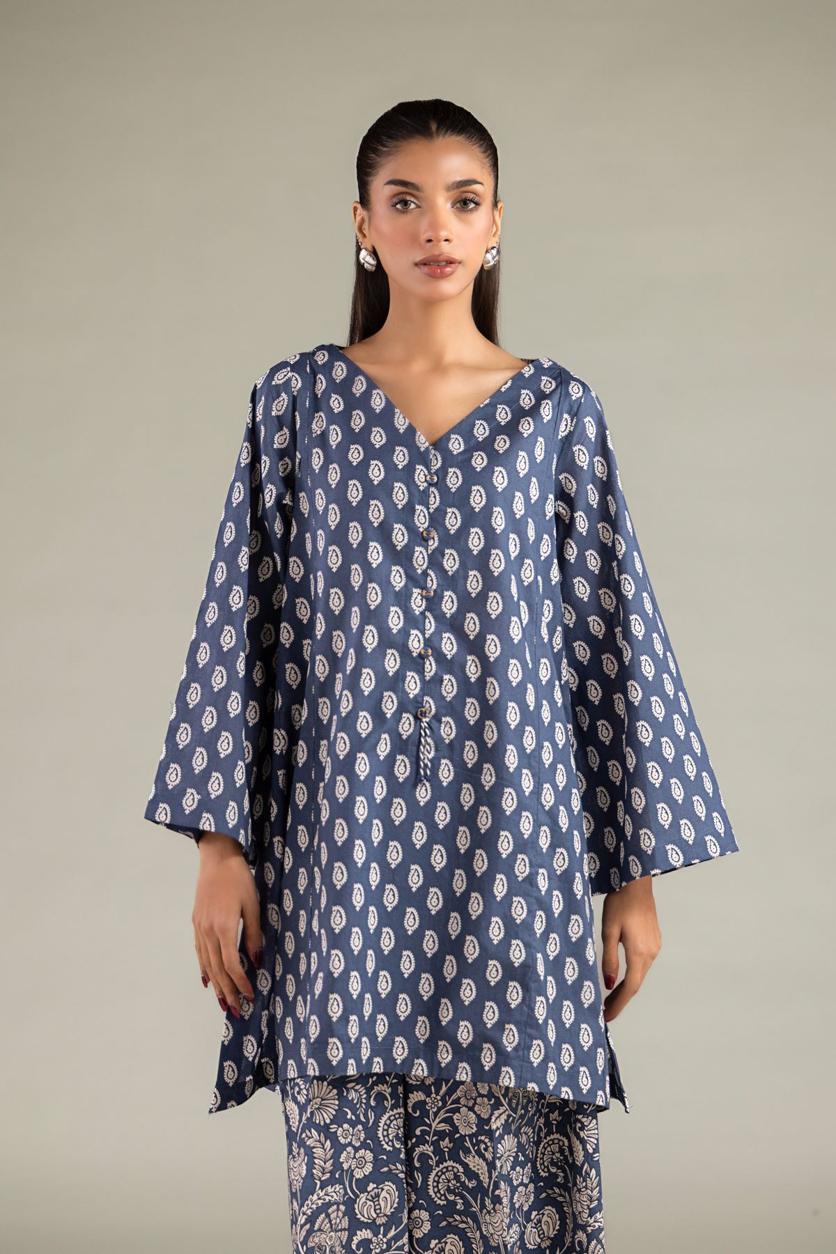 Printed Cambric Paisley V-Neck Kurta - 1-26-116-A-F-VG