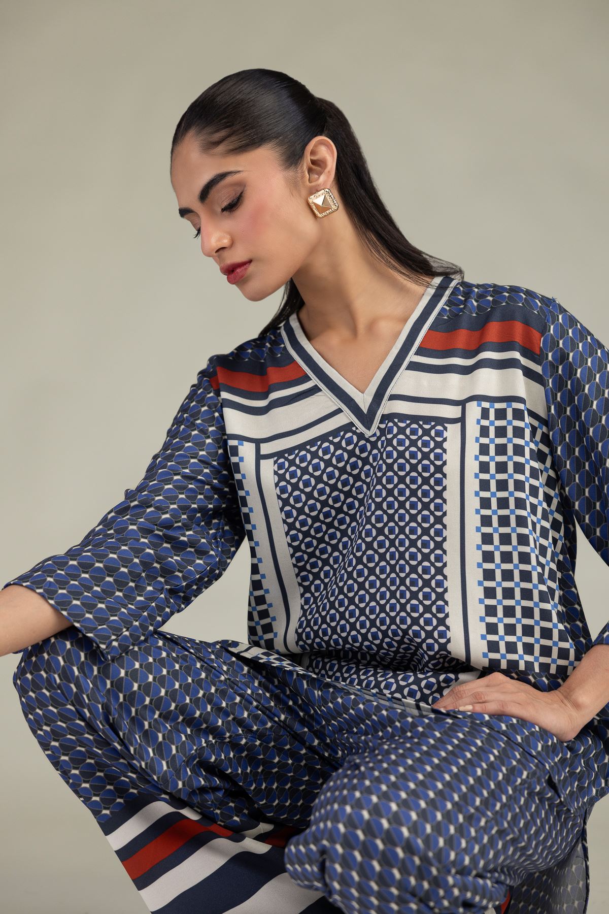 Embroidered Viscose Crepe Viscose V-Neck Tunic - 2-26-308-A-G1-VG