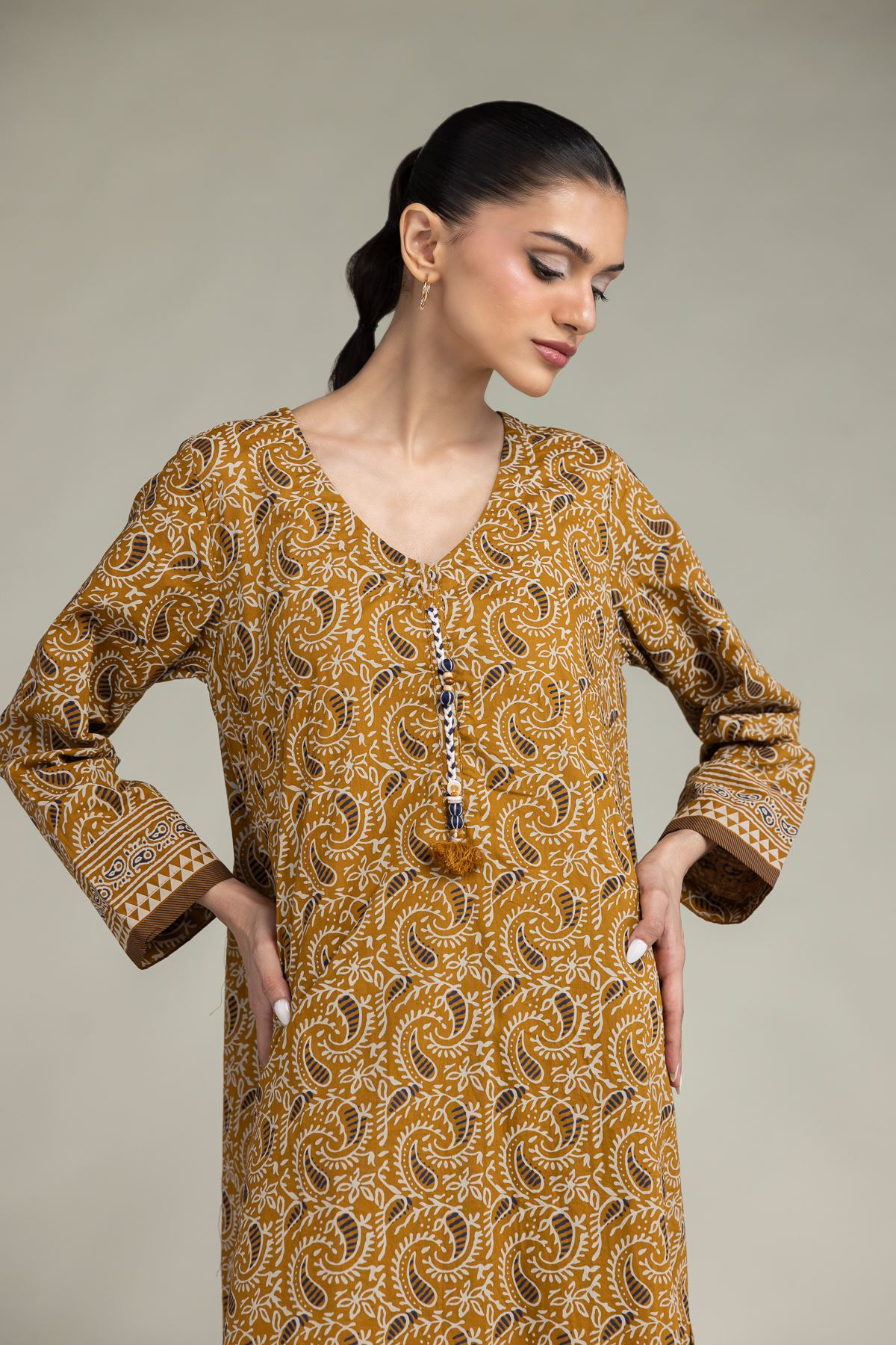 Printed Cambric Paisley V-Neck Kurta - 1-26-310-B-C1-VG