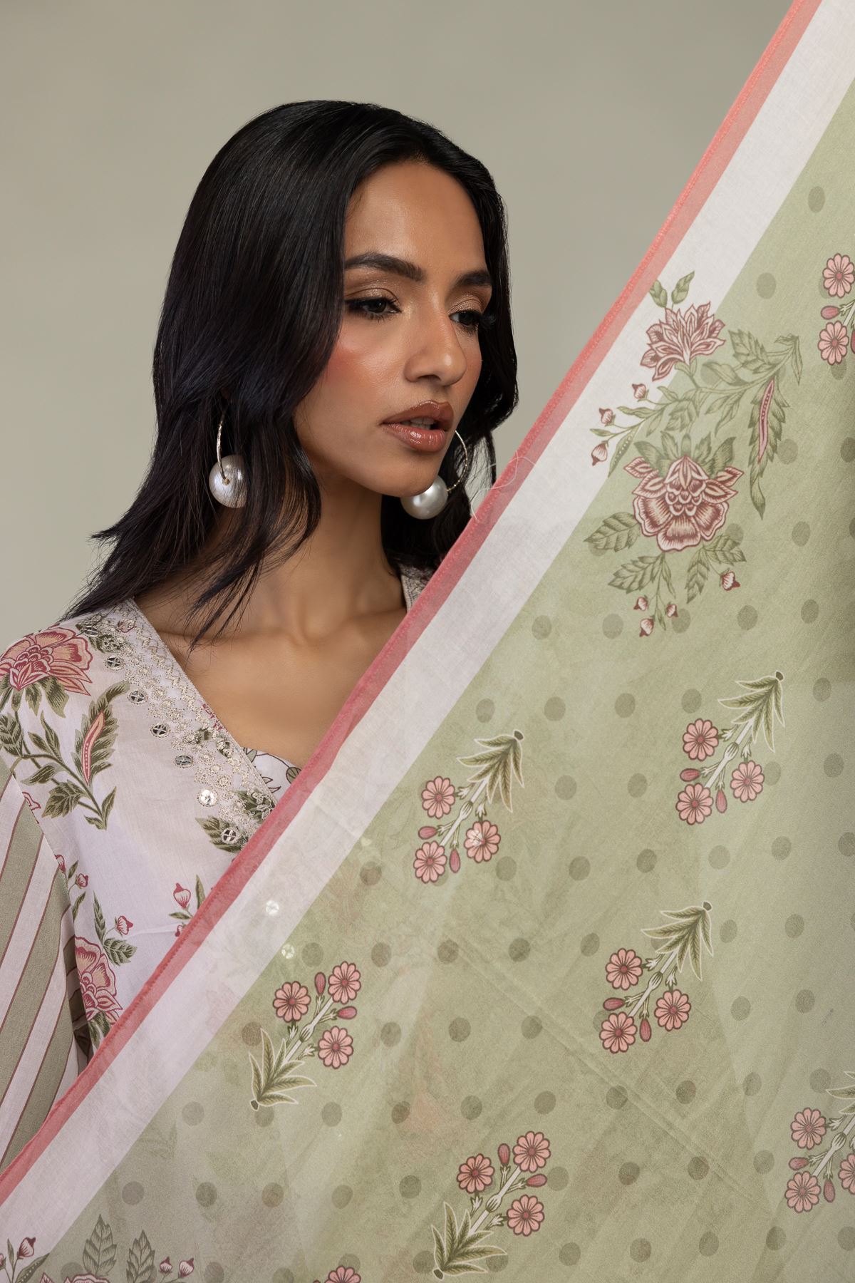 Embroidered Lawn Fabrics 3 Piece - A22-26-214FH1-VG