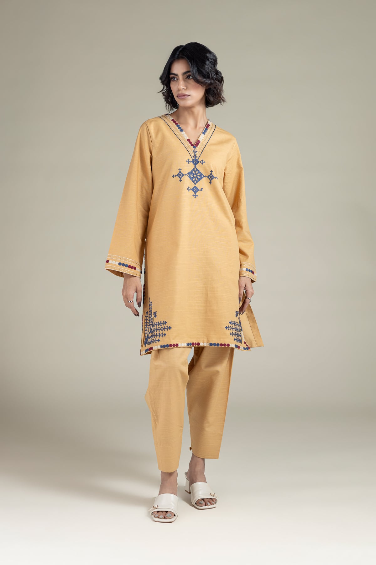Embroidered Khaddar Kurta - 25-10-12E9-02TA-VG