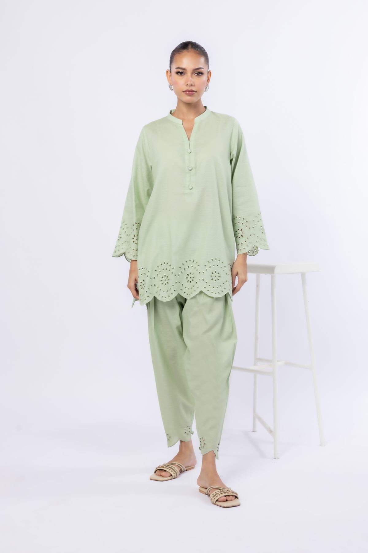 Embroidered Cotton Dobby Kurta - 25-09-12E2-01TA-VG
