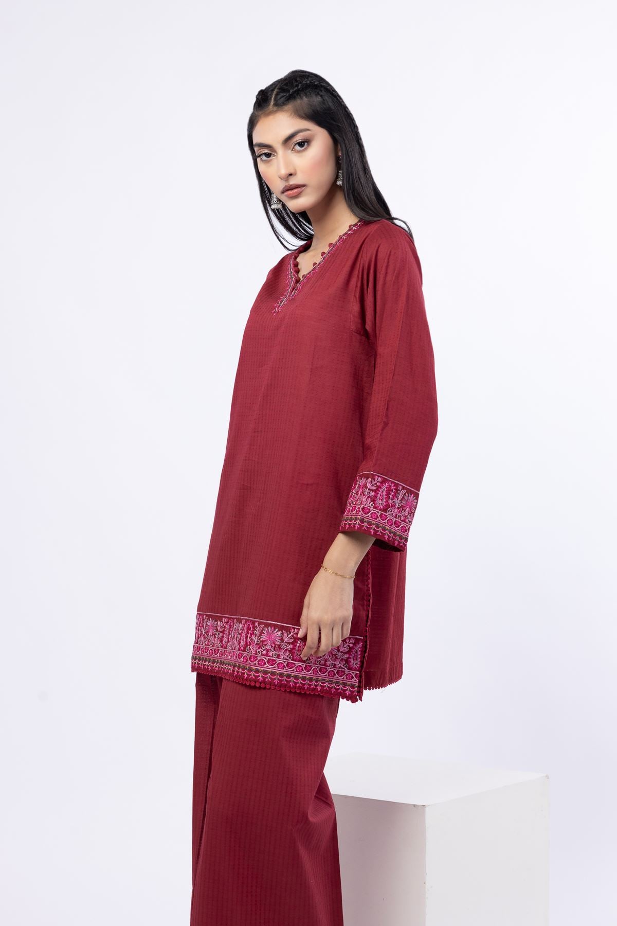 Embroidered Cotton Dobby Kurta - 25-09-11E2-06TA-VG