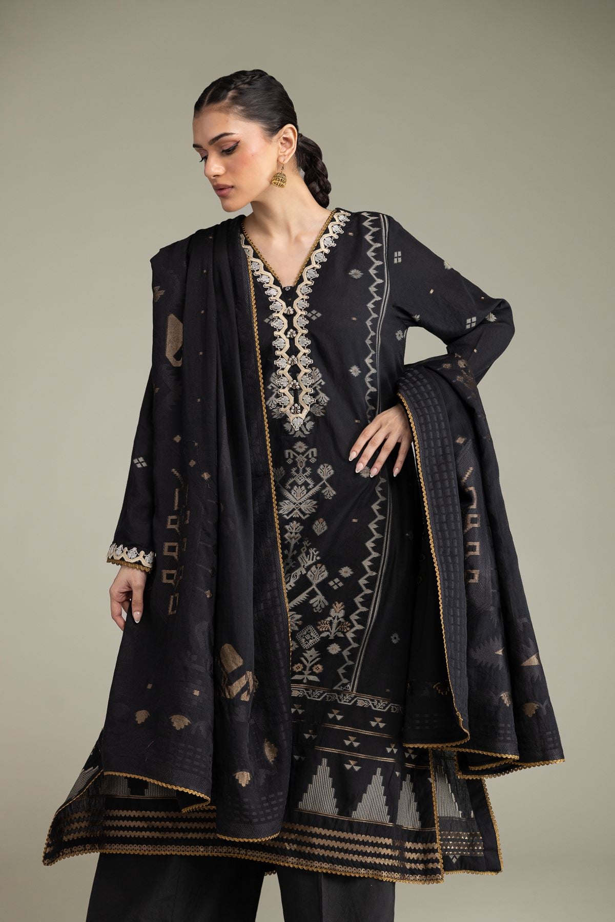 Embroidered Jacquard Black Tailored Set - 1-26-252-B-D1-VG