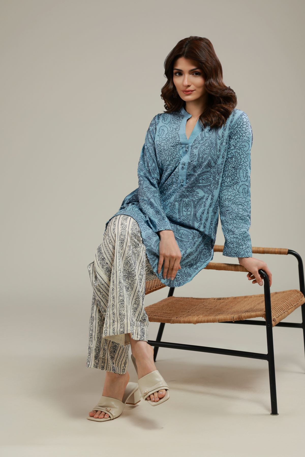 Embroidered Cotton Crinkle Paisley Short Kurta - 25-09-10E2-09TB-VG