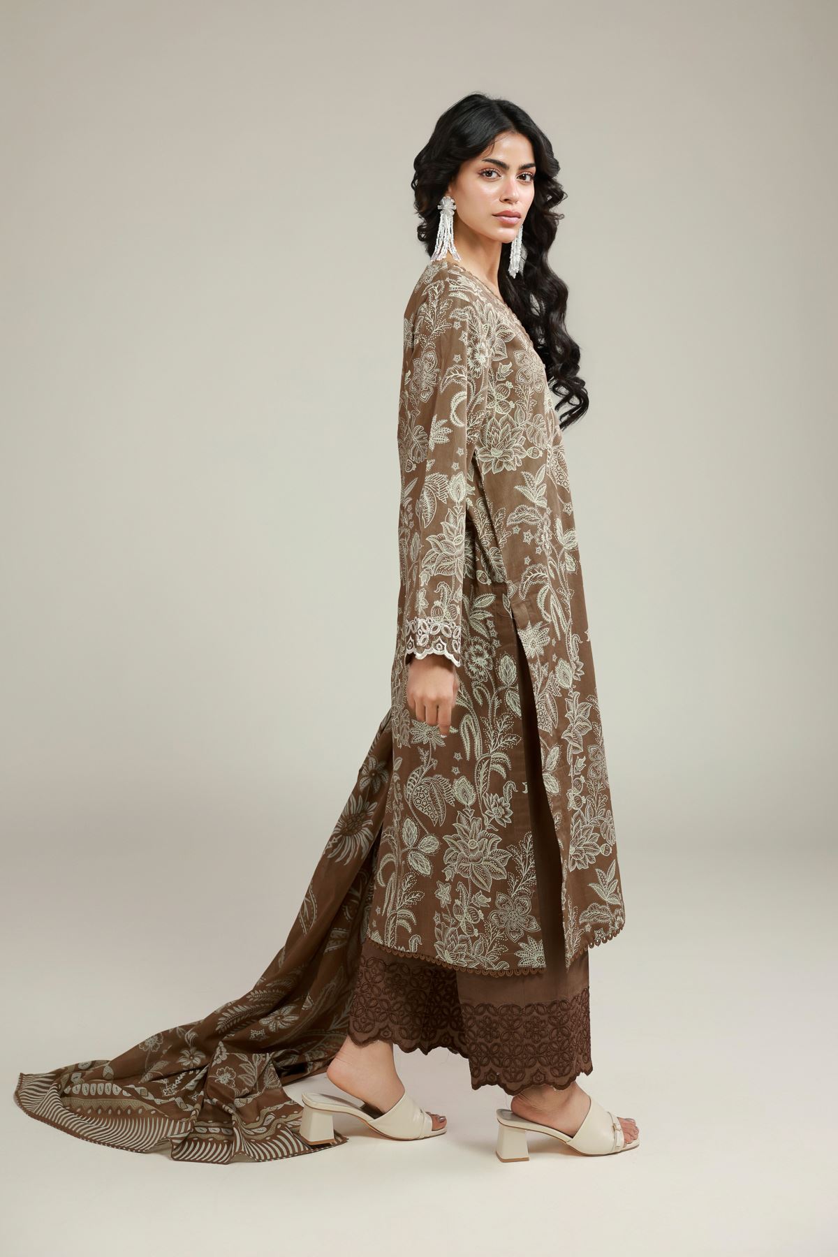 Embroidered Lawn Lawn 3-Piece Suit - T-A22-26-103FA1-VG