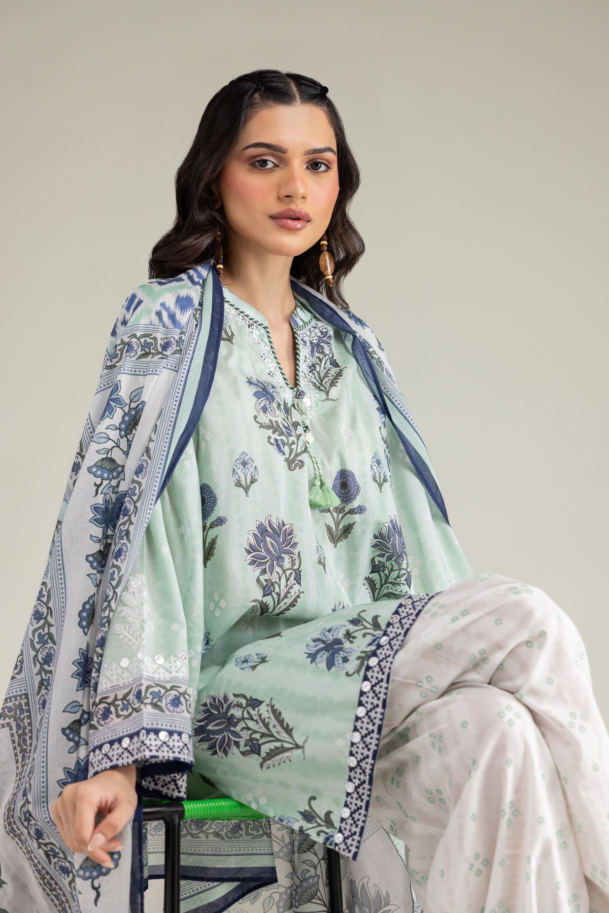 Embroidered Lawn Fabrics 3 Piece - A22-26-214FH1-VG