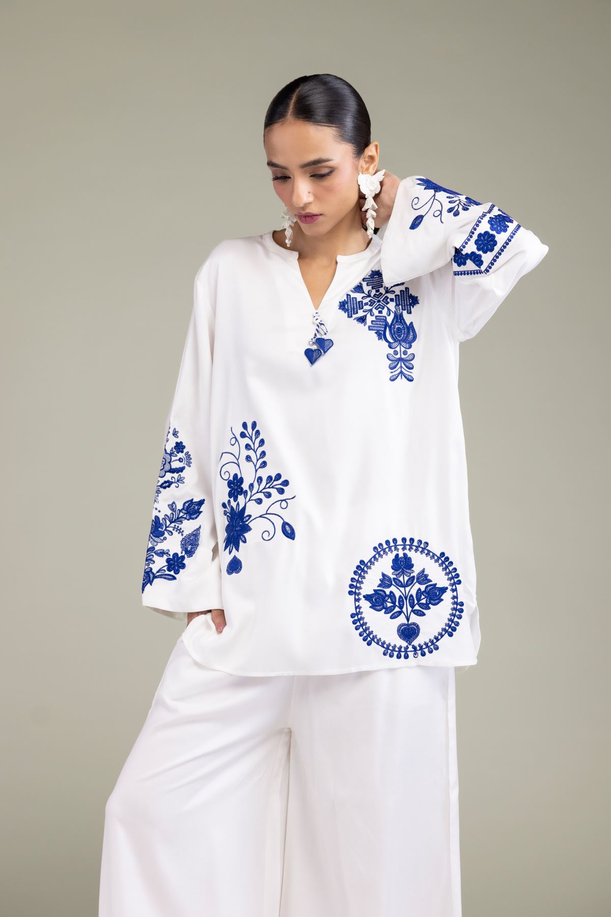 Embroidered Viscose Crepe Floral White Tunic - 6-26-202-A-G1-VG