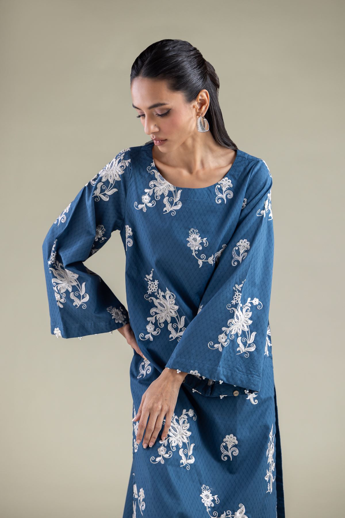 Embroidered Cotton Dobby Floral Embroidered Kurta - 2-26-110-A-F-VG