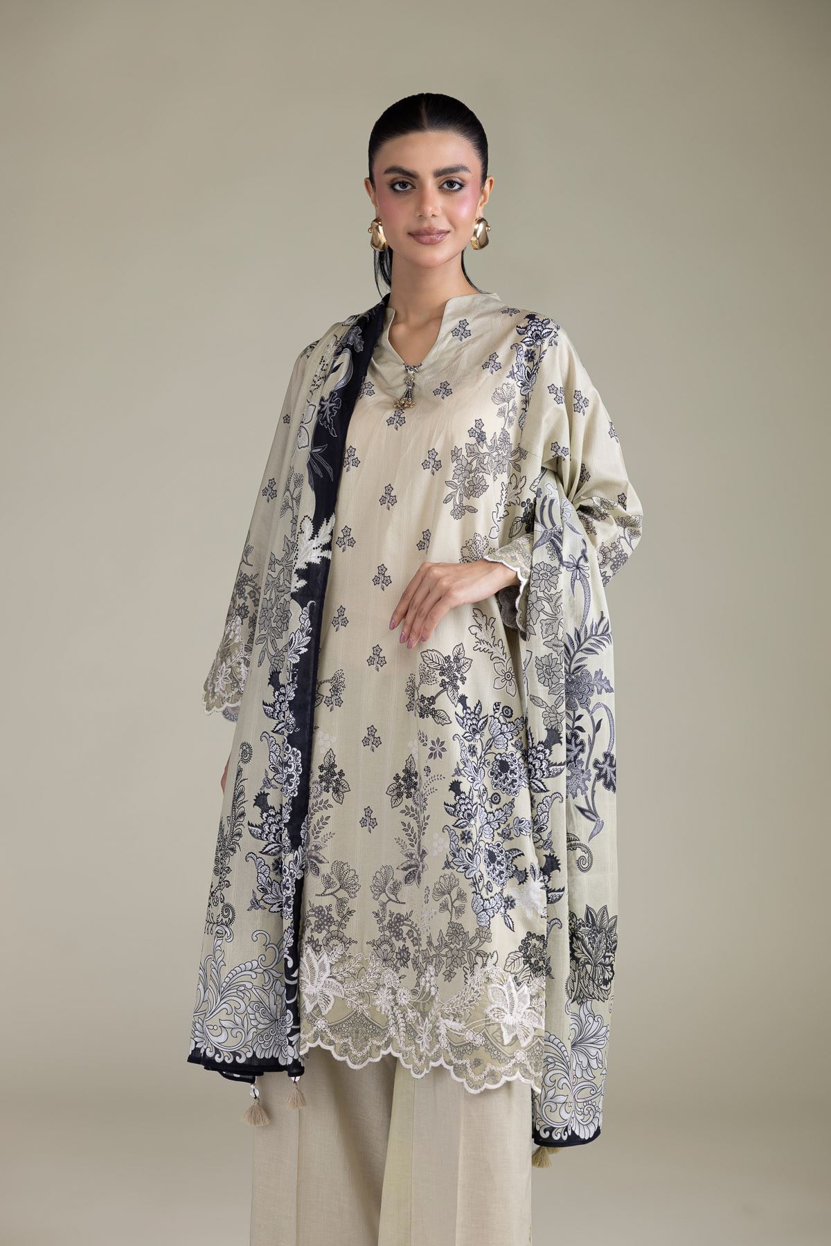 Embroidered Lawn Lawn 3-Piece Tailored - T-A22-26-219FH2-VG