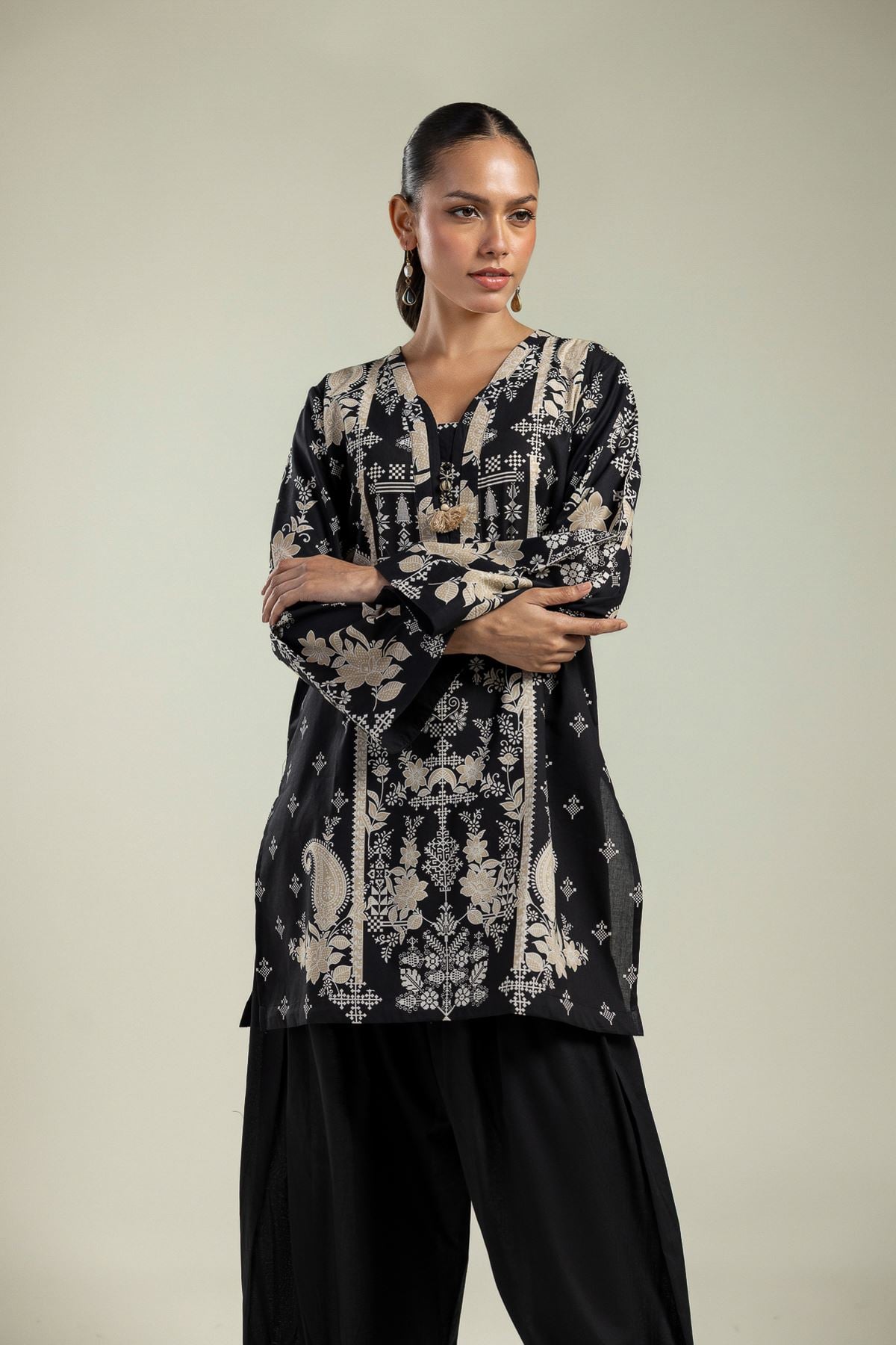 Printed Cambric Floral Black Kurta - 1-26-208-A-E1-VG