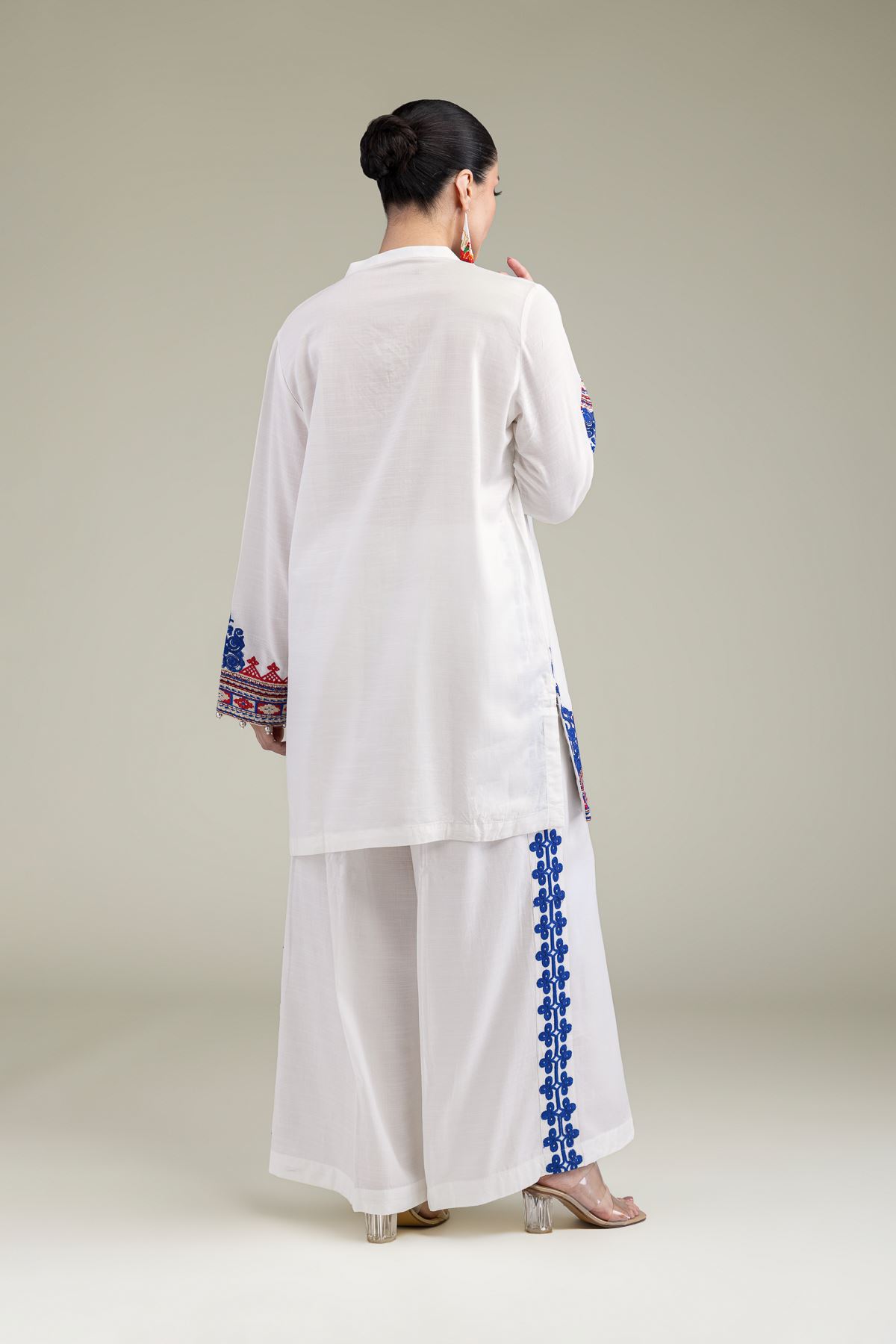 Embroidered Raw Silk White V-Neck Kurta - T-A11-26-108FE2-VG
