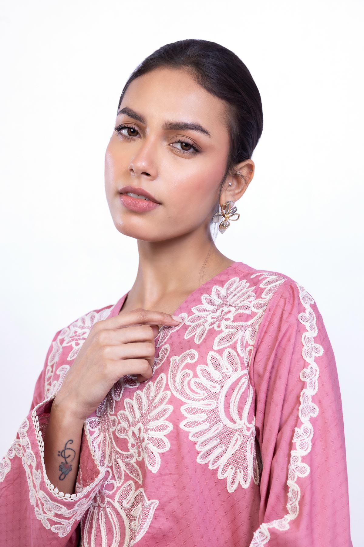 Embroidered Cotton Dobby Floral Embroidered Kurta - 2-26-106-A-B-VG