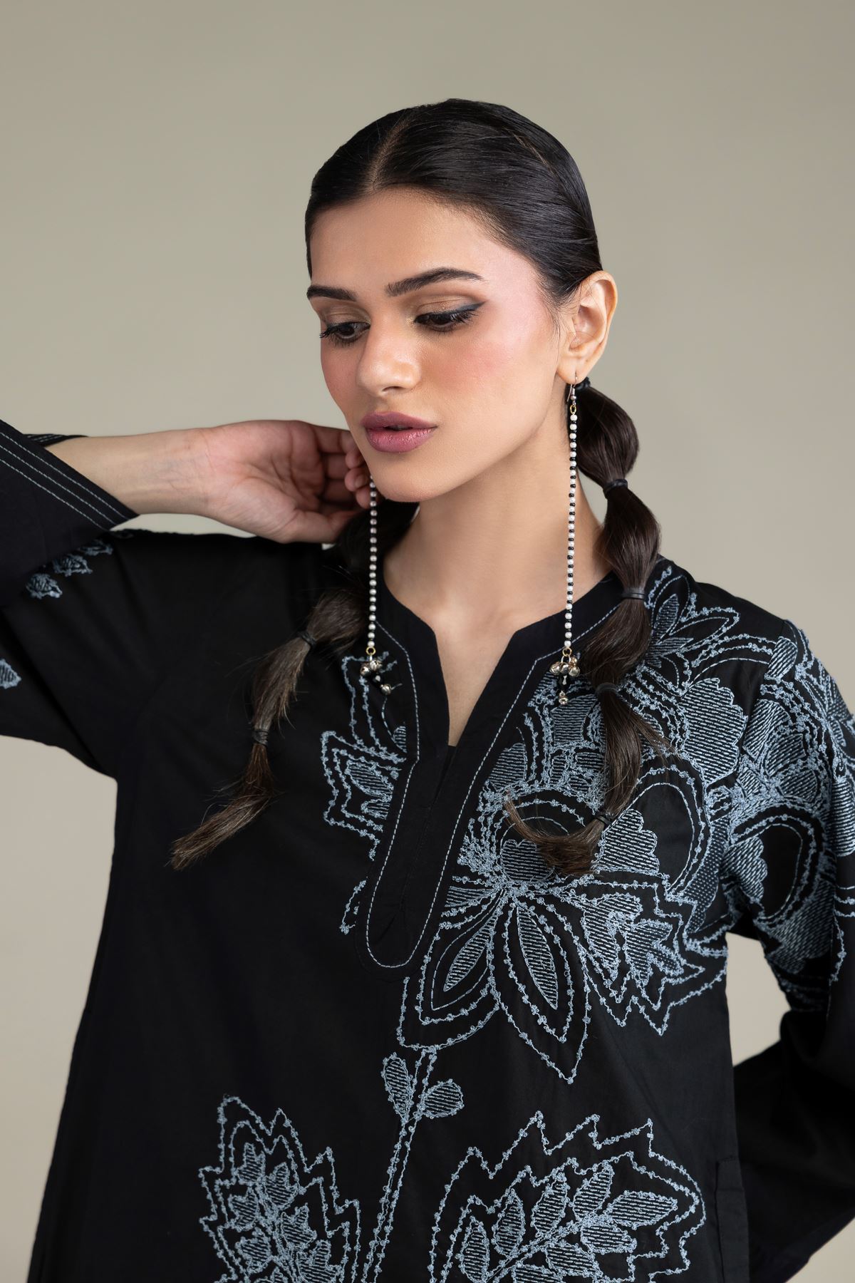Embroidered Cambric Black Cambric Kurta - T-A11-26-116FG1-VG