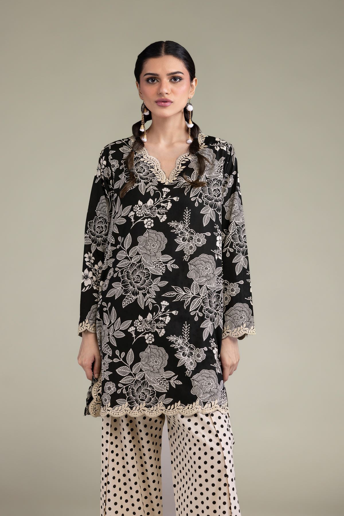 Embroidered Cambric Black Floral Kurta - 2-26-212-A-H1-VG