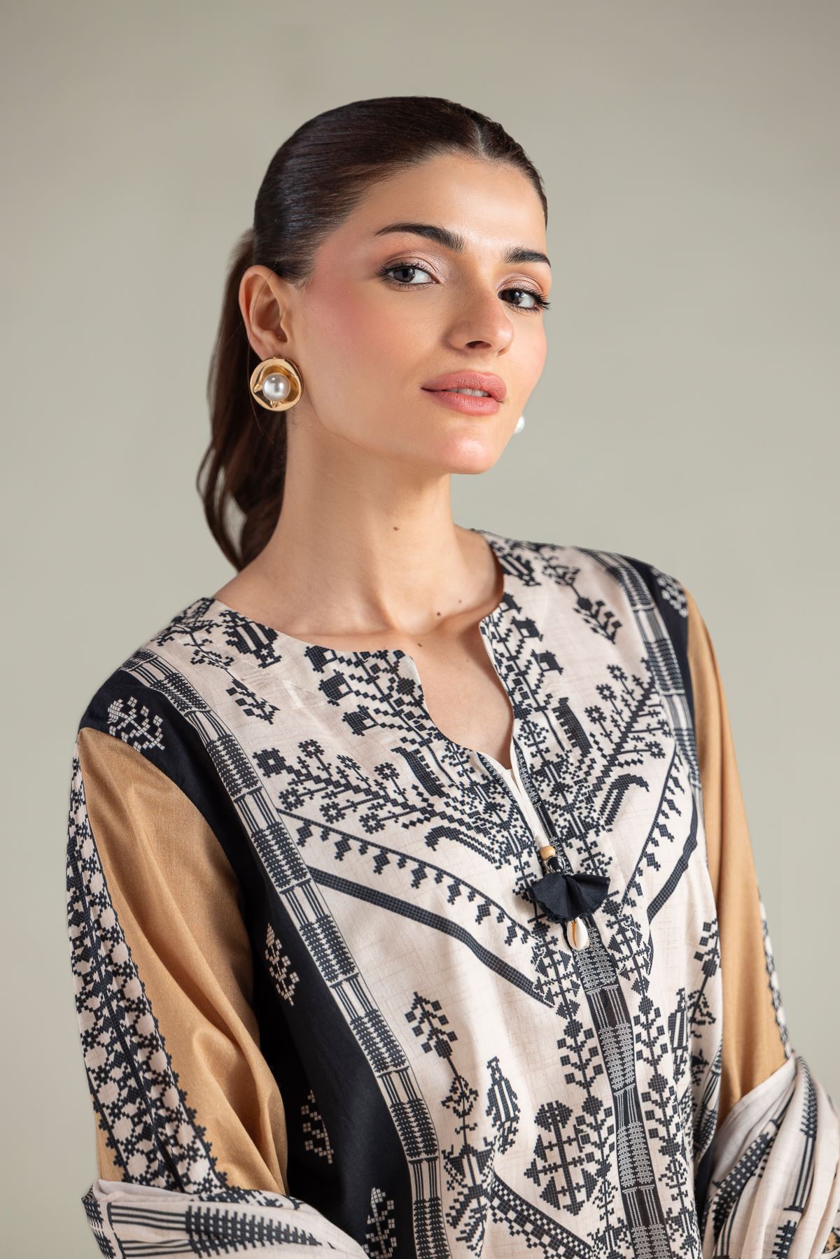 Embroidered Lawn Tailored 3-Piece Lawn - 1-26-205-A-B2-VG