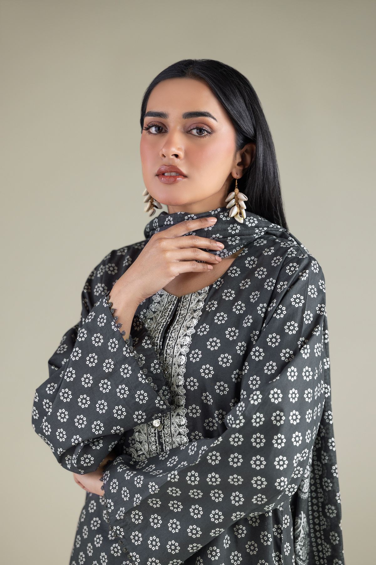 Embroidered Lawn Tailored 3-Piece Lawn - T-A11-26-111FD1-VG