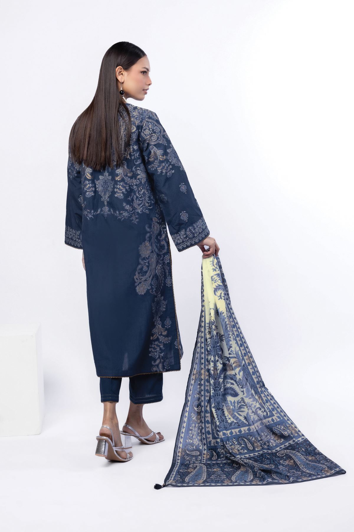 Dyed Jacquard Tailored 3 Piece - T-A22-26-102FG1-VG