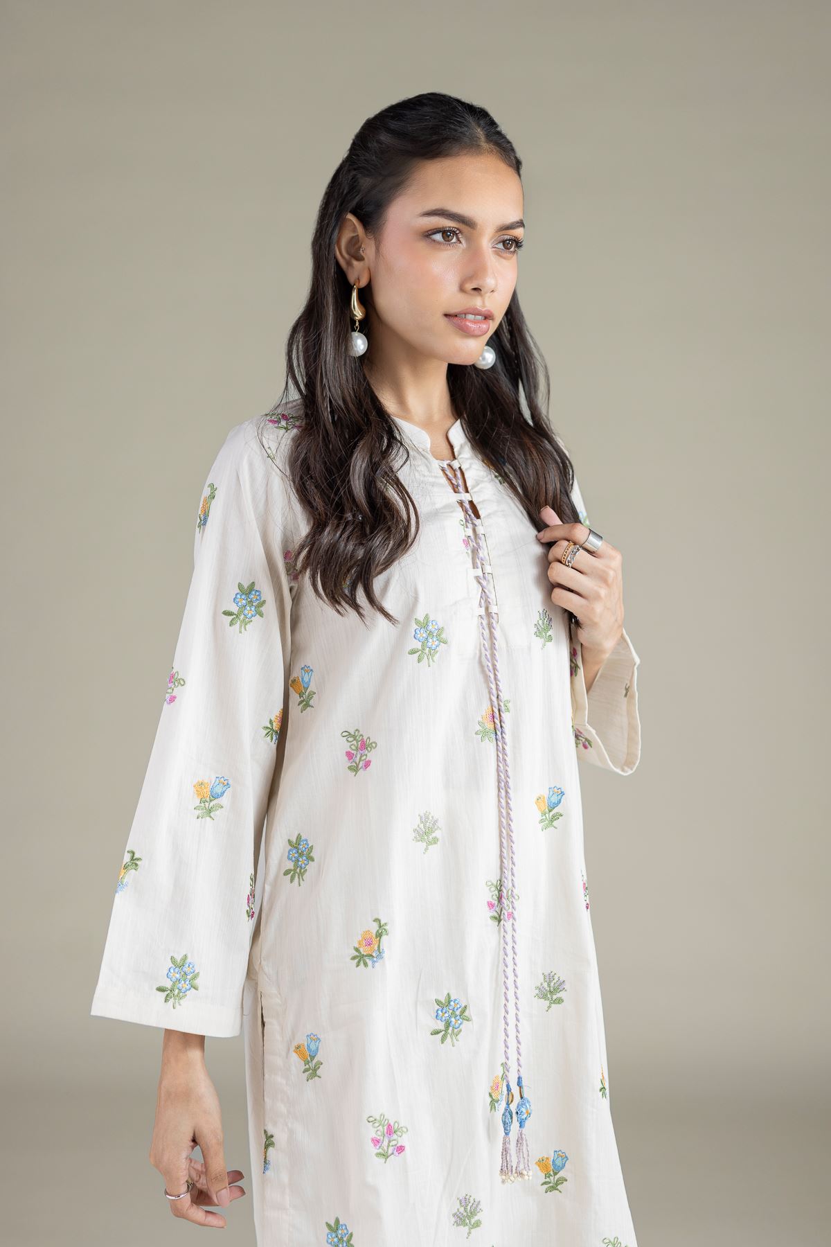 Embroidered Textured Cambric Floral Threadwork Kurta - 1-26-108-A-F-VG