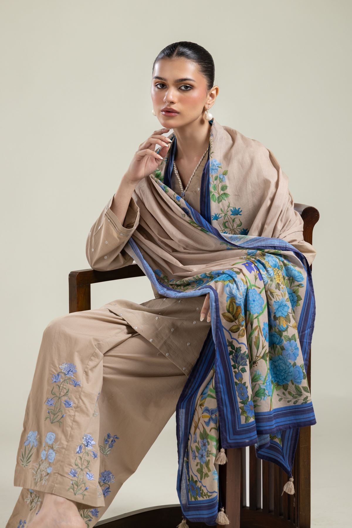 Embroidered Lawn Beige Lawn Dupatta - 25-09-10E4-05TA-VG
