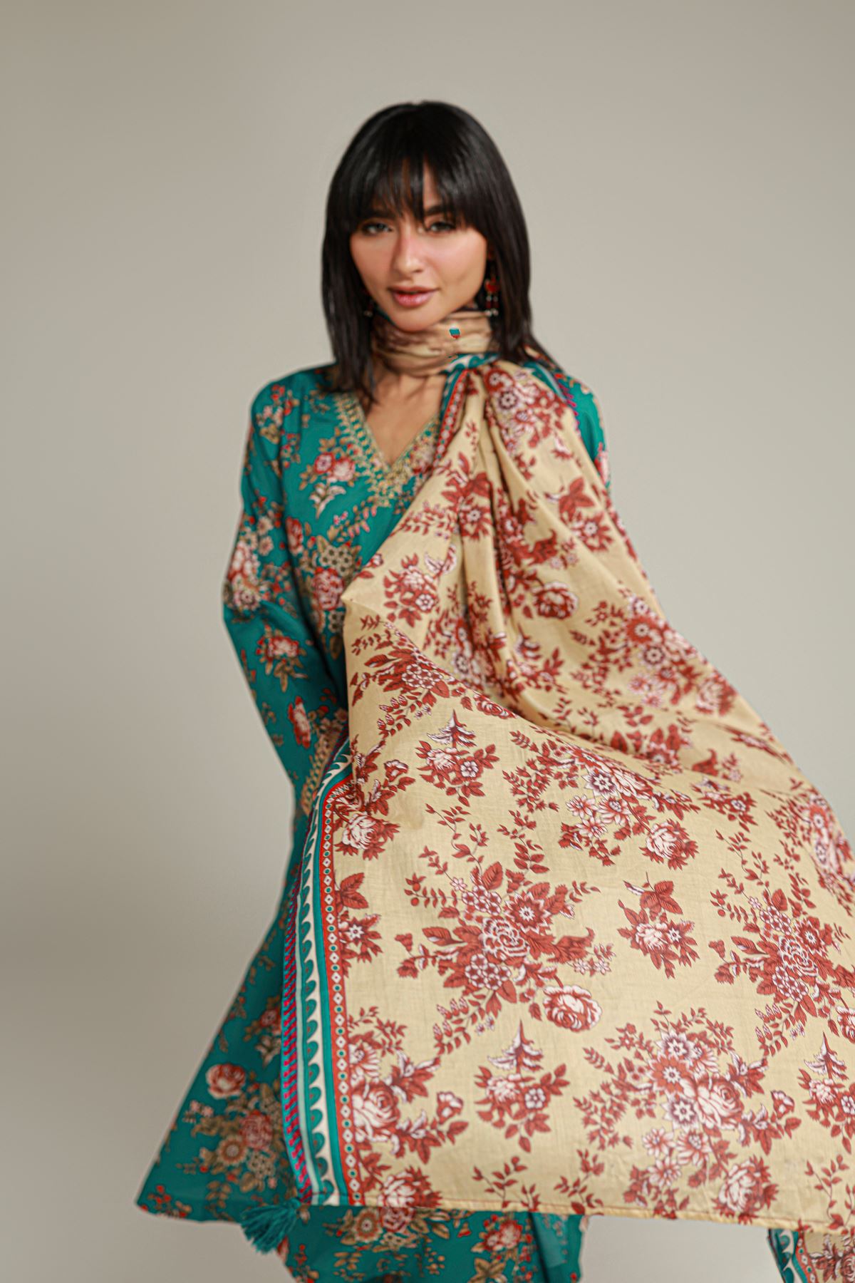 Embroidered Lawn Floral Lawn Dupatta - 26-02-1E13-10TA-VG