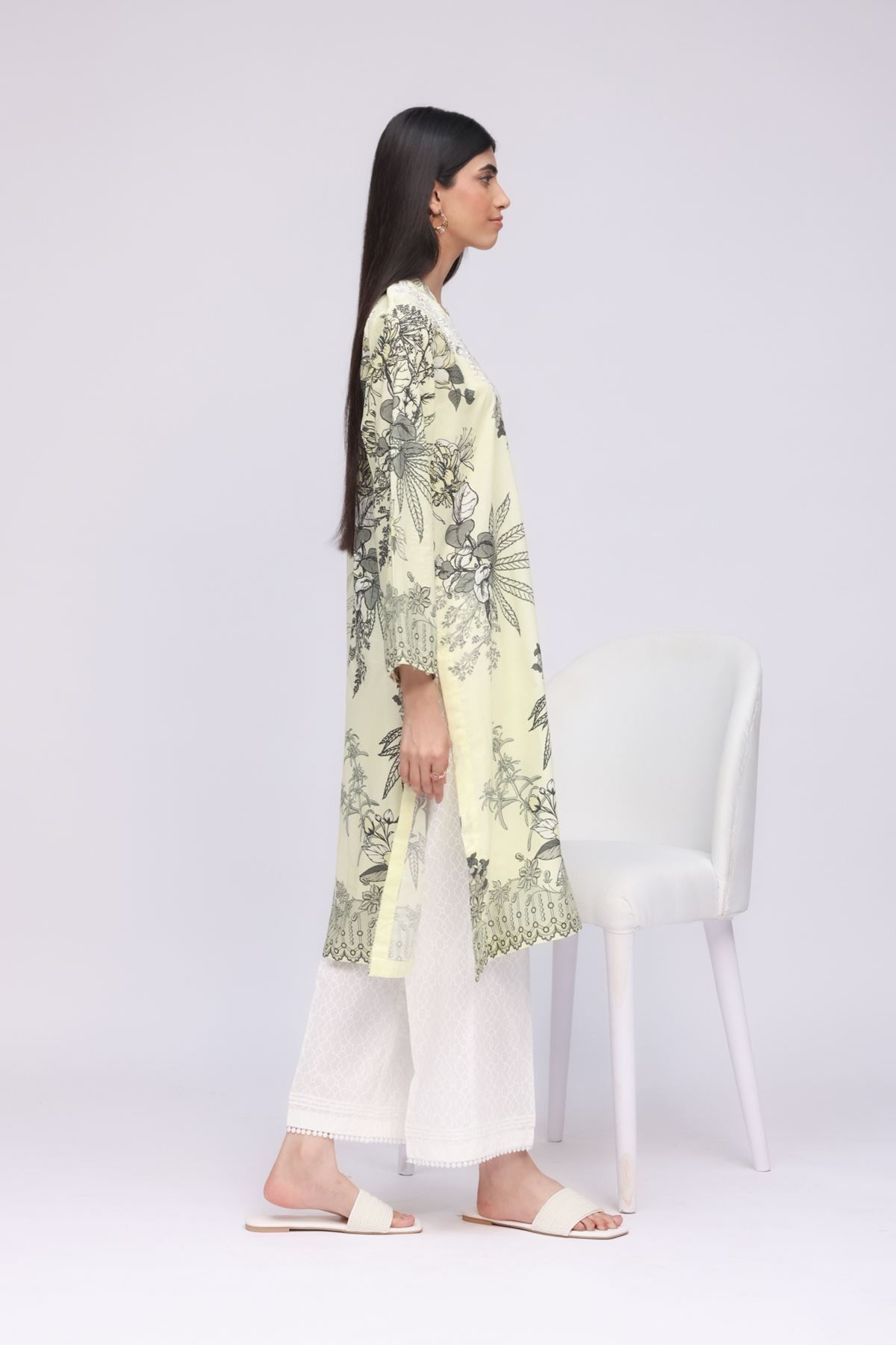 Embroidered Lawn Kurta - 25-03E40-04BA-VG