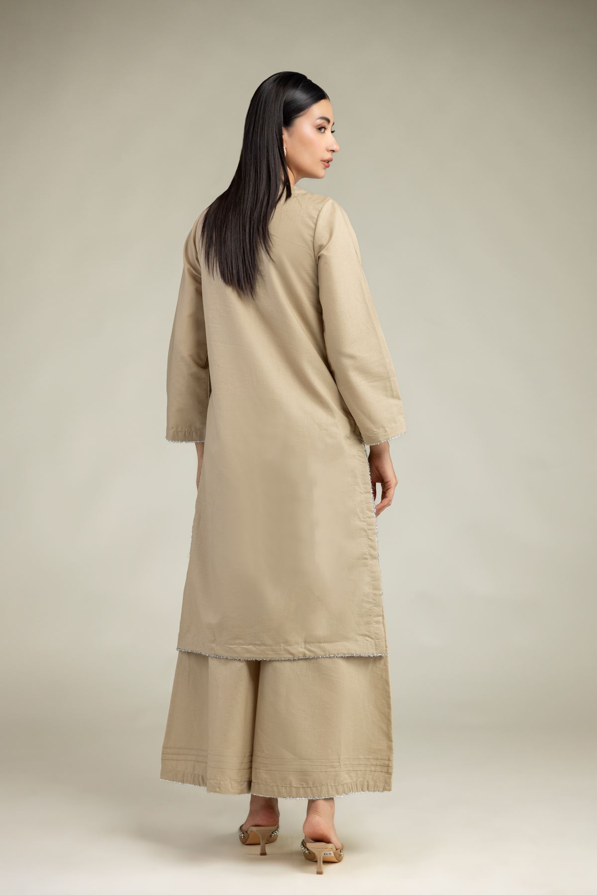 Embroidered Mesuri V-Neck Longline Kurta - 25-09-11E14-03TA-VG