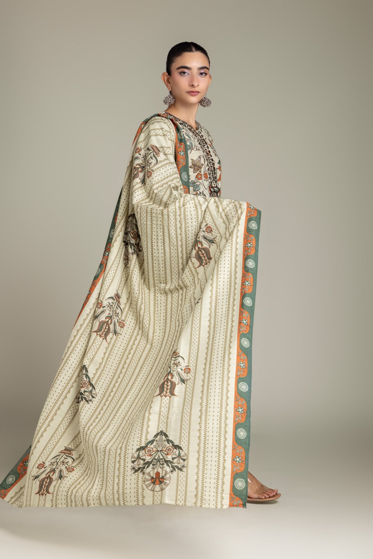 Embroidered Light Khaddar Fabrics 3 Piece - 2-26-202-A-D-VG
