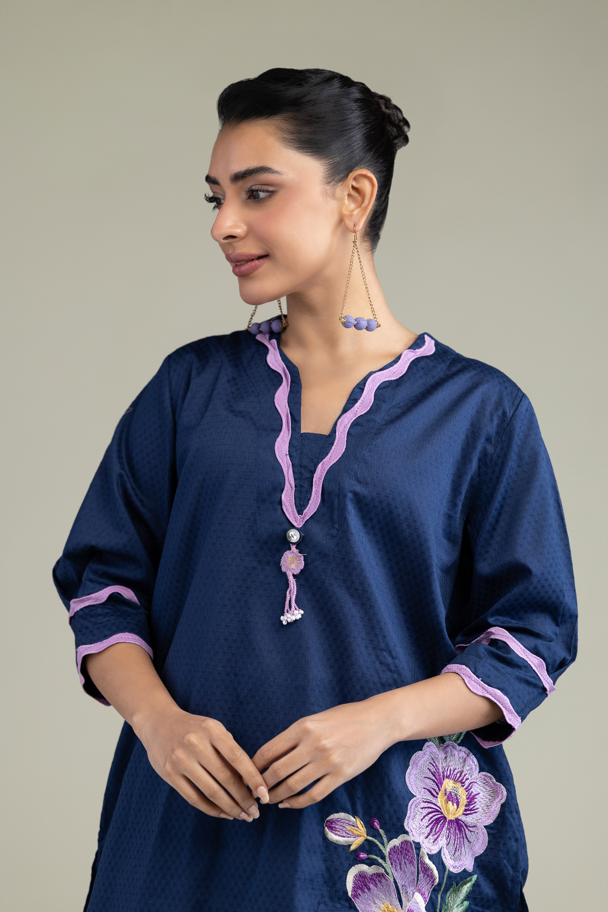 Embroidered Cotton Dobby Floral V-Neck Kurta - 1001941051