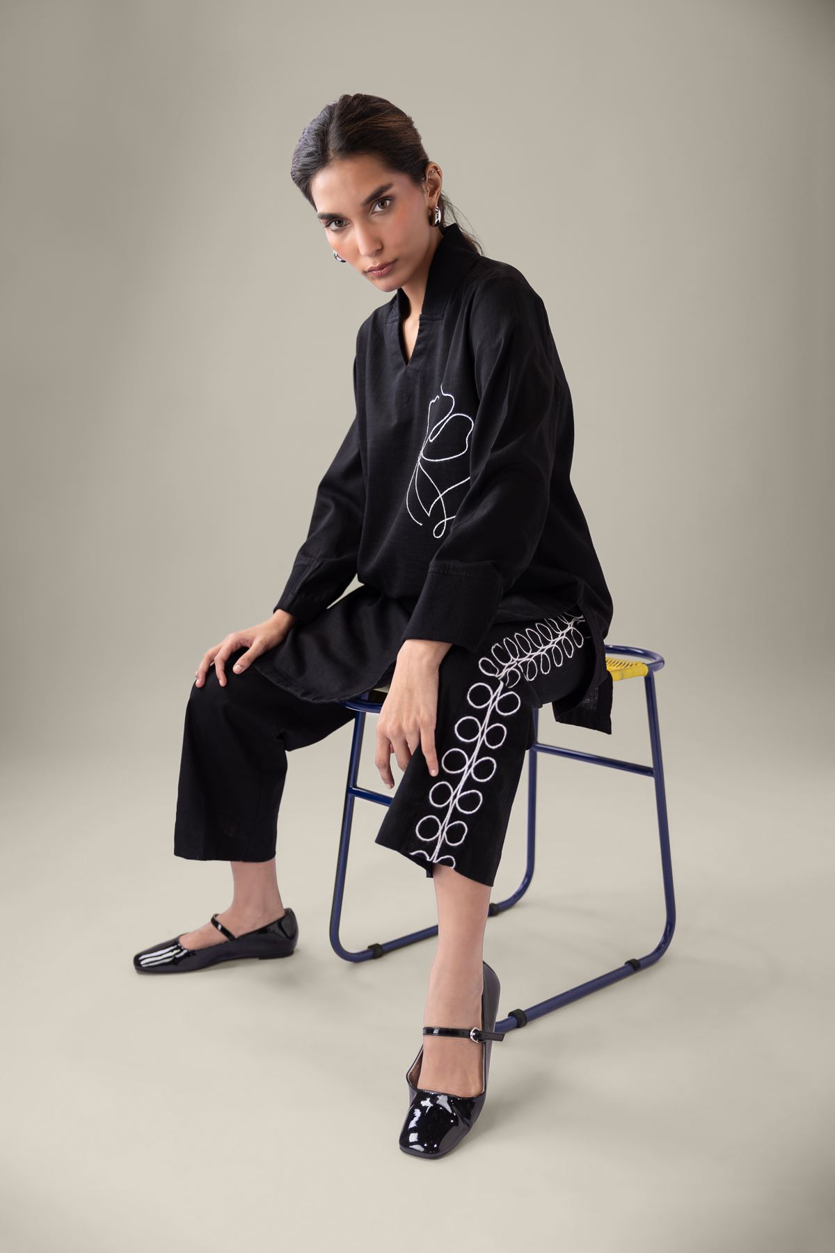 Embroidered Heavy Textured Cotton Kurta - 25-09-12E2-01TA-VG