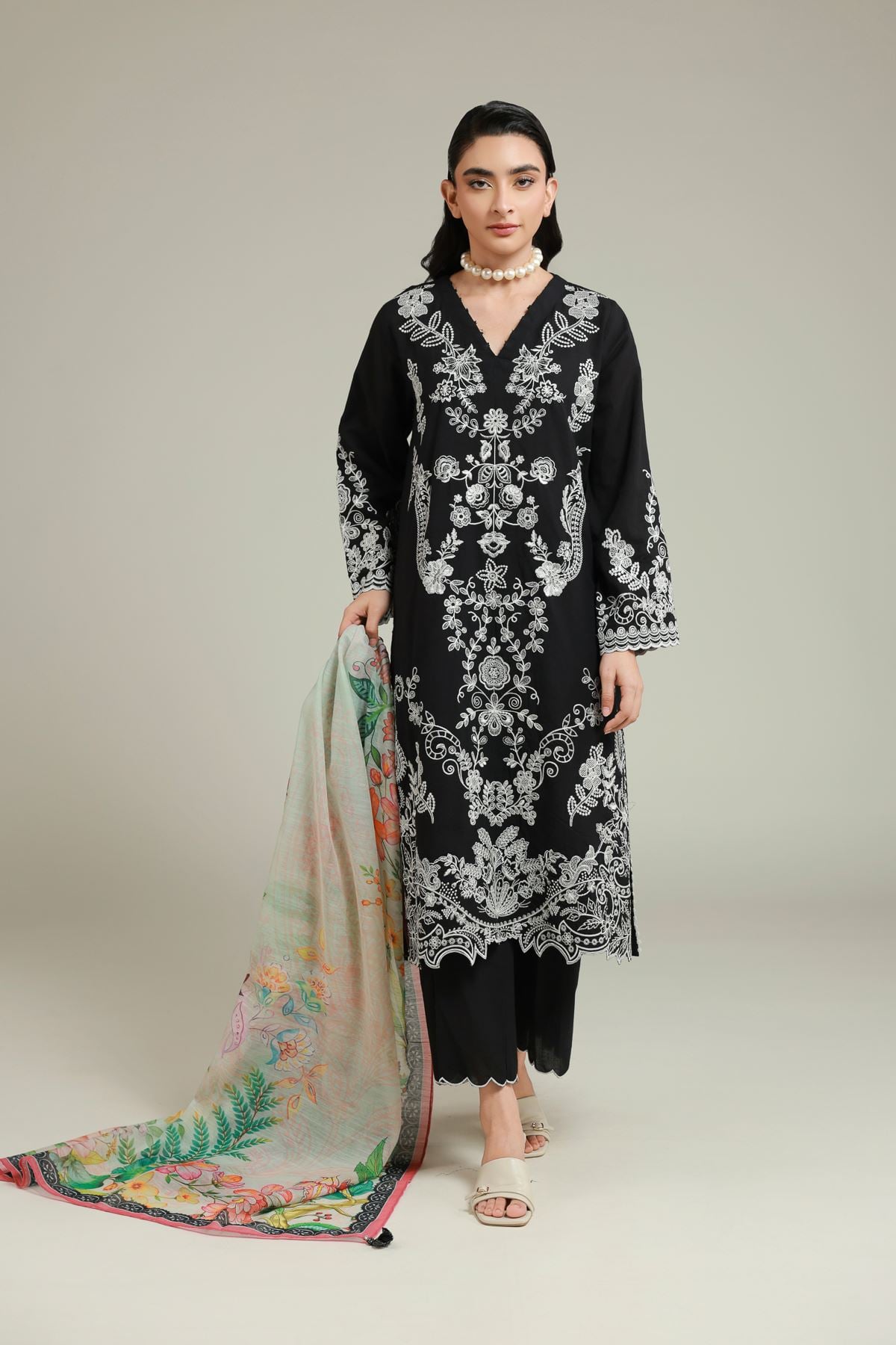 Embroidered Cambric Fabrics 3 Piece - A22-26-106FB-VG