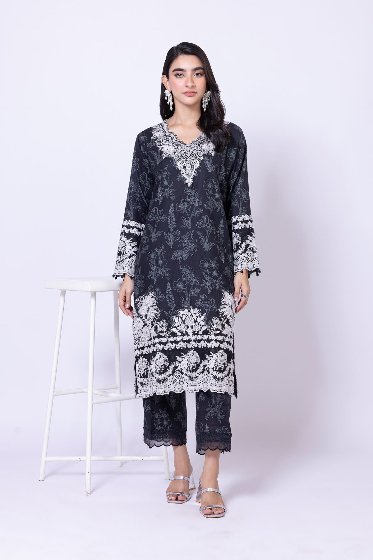 Embroidered Cotton Satin Kurta - 25-07-7E8-11TA-VG
