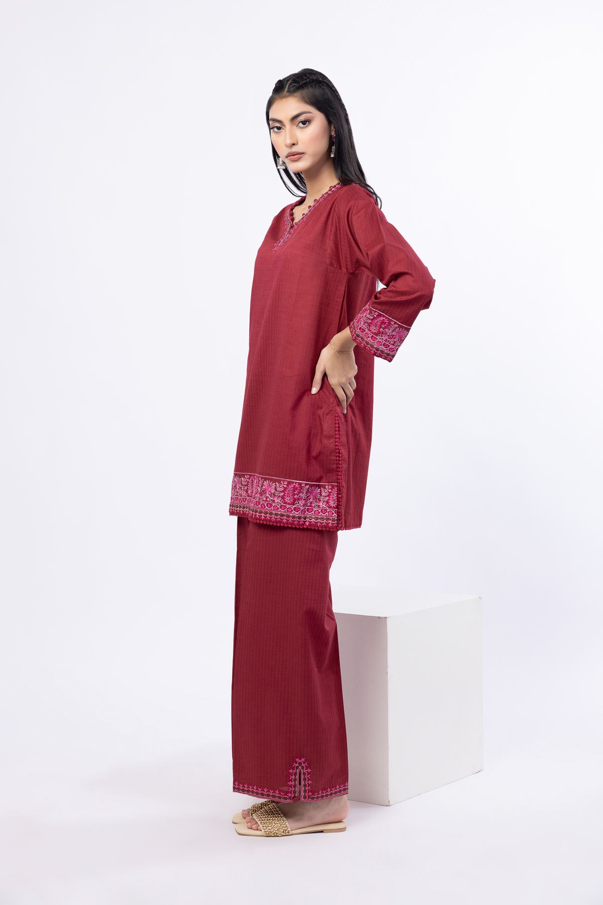 Embroidered Cotton Dobby Kurta - 25-09-11E2-06TA-VG