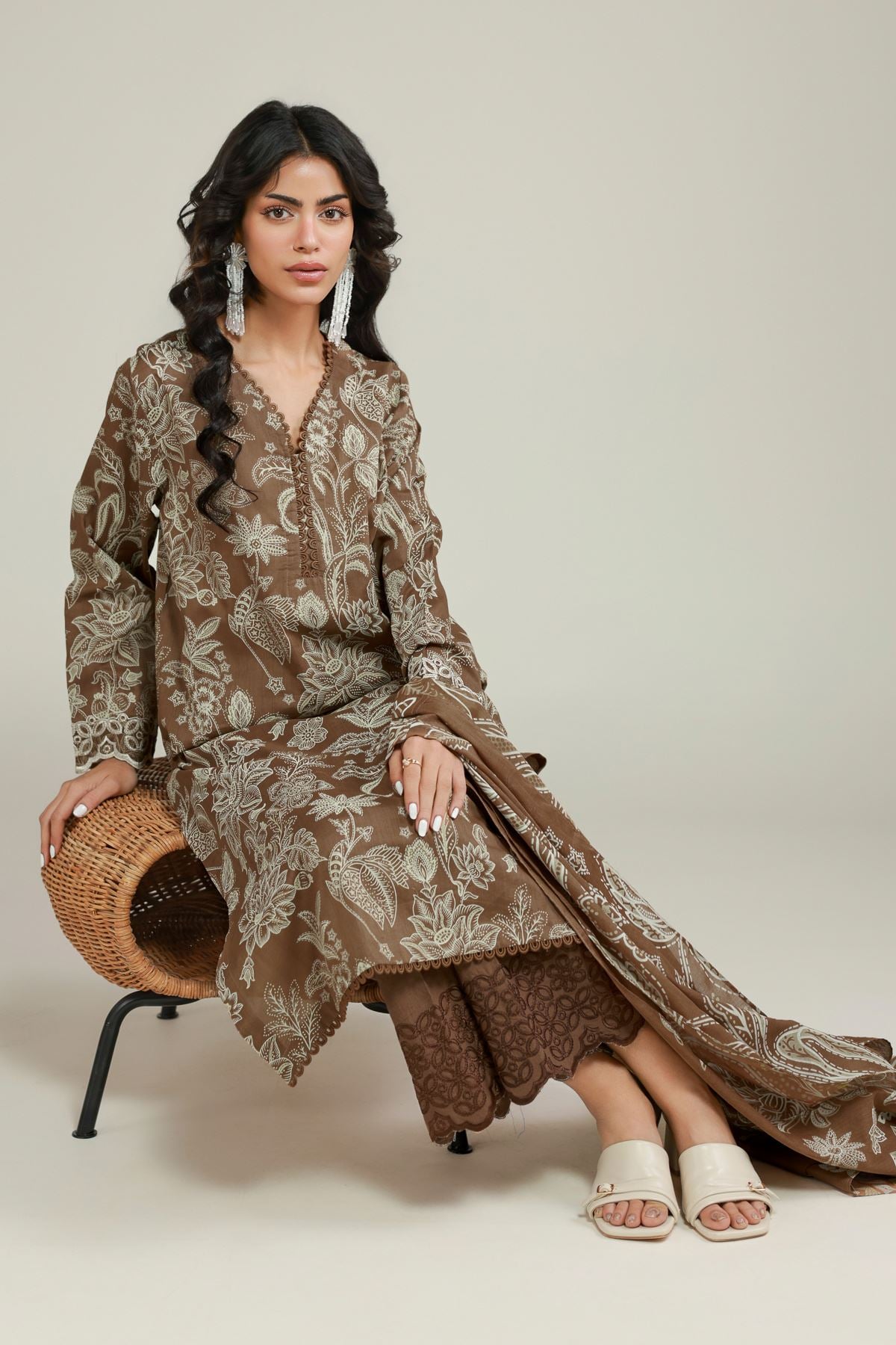 Embroidered Lawn Lawn 3-Piece Suit - T-A22-26-103FA1-VG