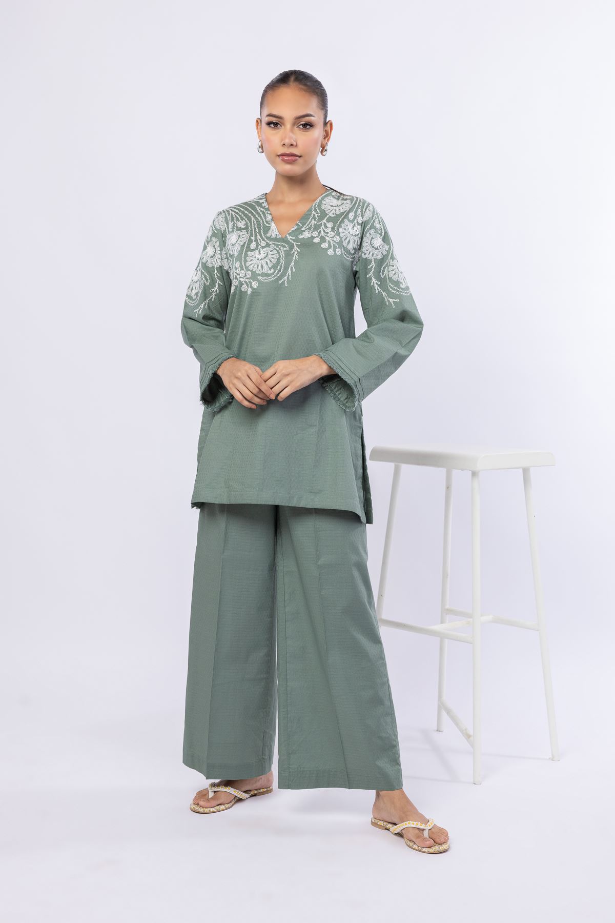 Embroidered Cotton Dobby Kurta - 25-09-11E7-05TB-VG