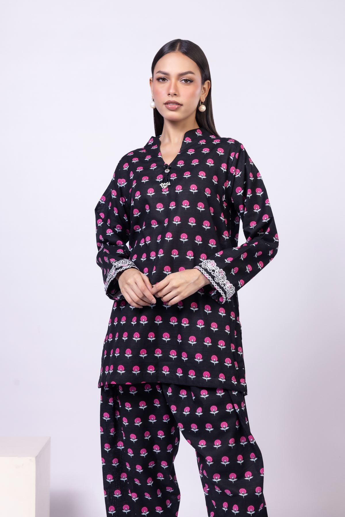Embroidered Khaddar Kurta - 25-09-11E11-08TA-VG