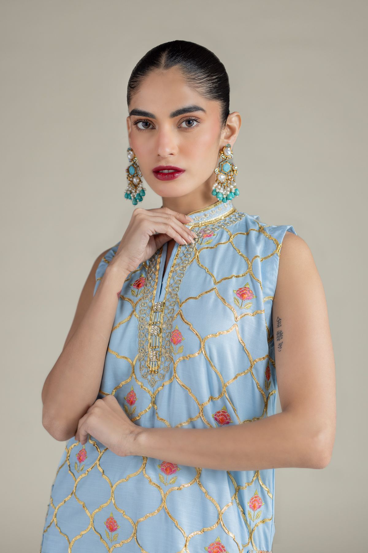 Embroidered Raw Silk Kurta - 25-10-12E9-02TA-VG