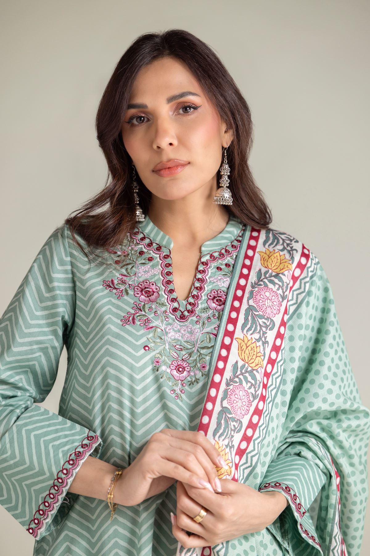 Embroidered Textured Lawn Floral Mint Dupatta - 25-09-10E4-04TB-VG