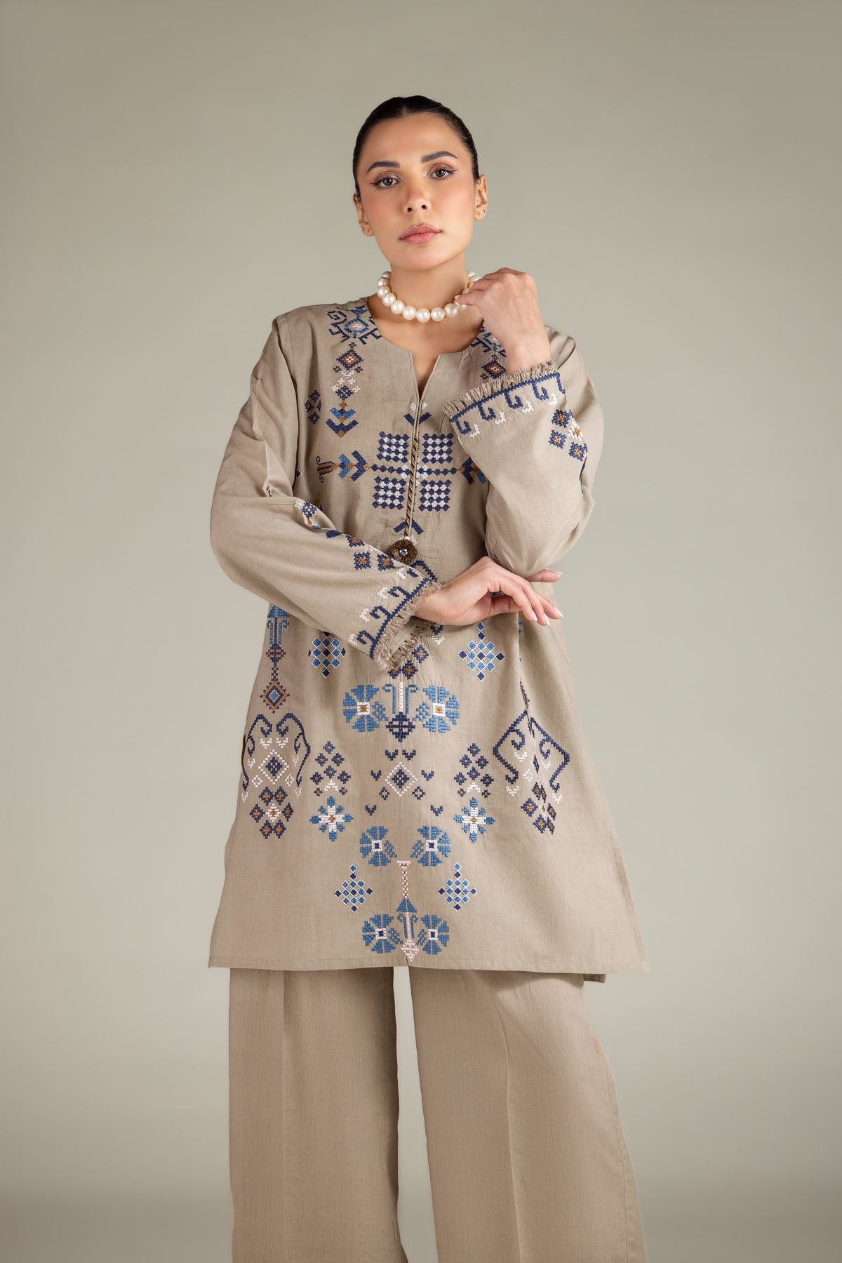 Embroidered Cambric Cambric 2-Piece Tailored - T-A33-26-112FG1-VG