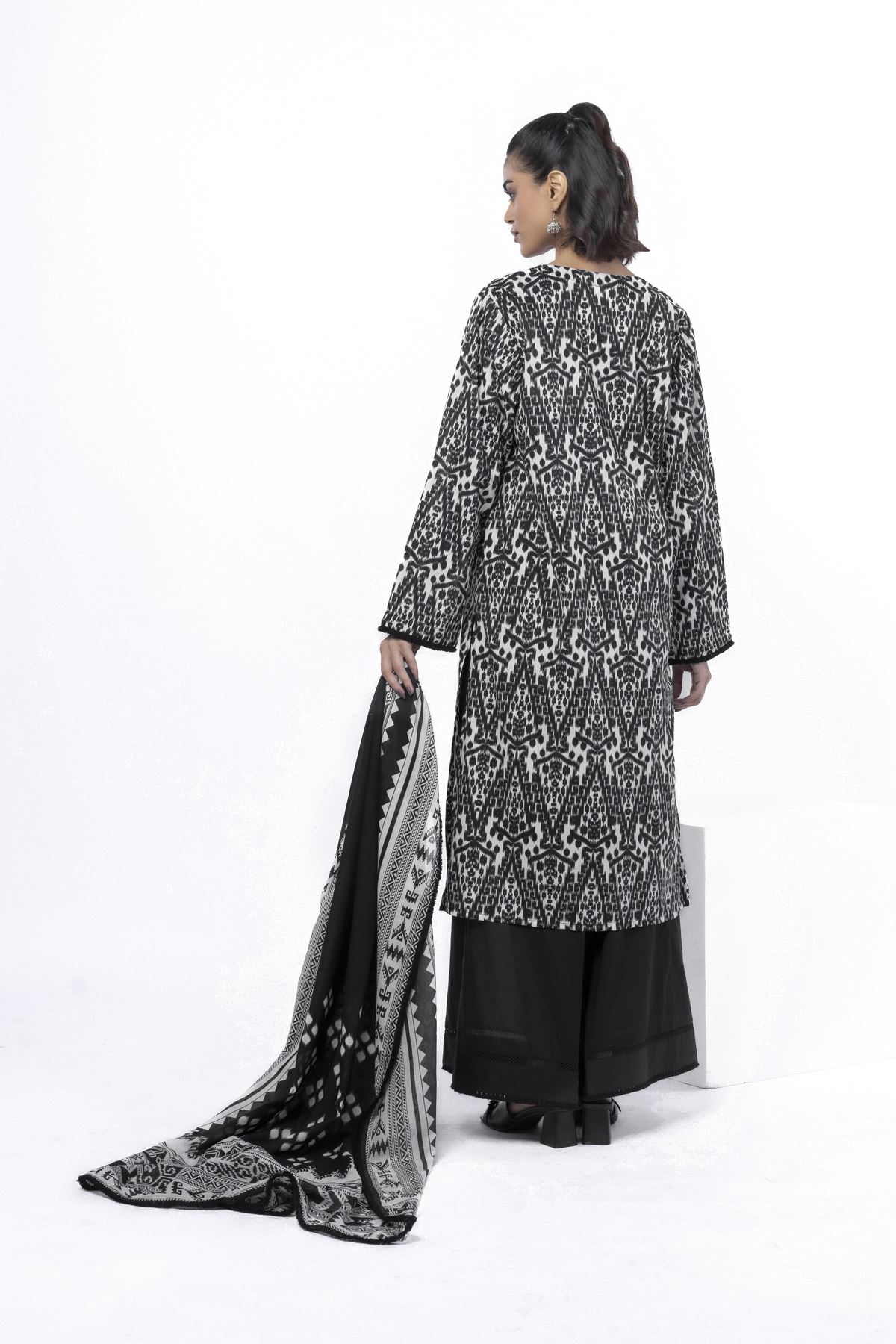 Printed Lawn Fabrics 3 Piece - CA02A-VG