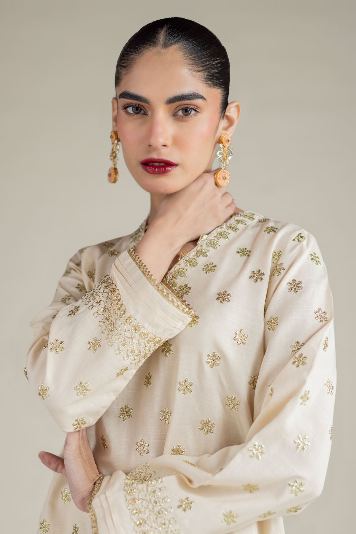 Embroidered Raw Silk Kurta - 25-09-10E4-10TB-VG