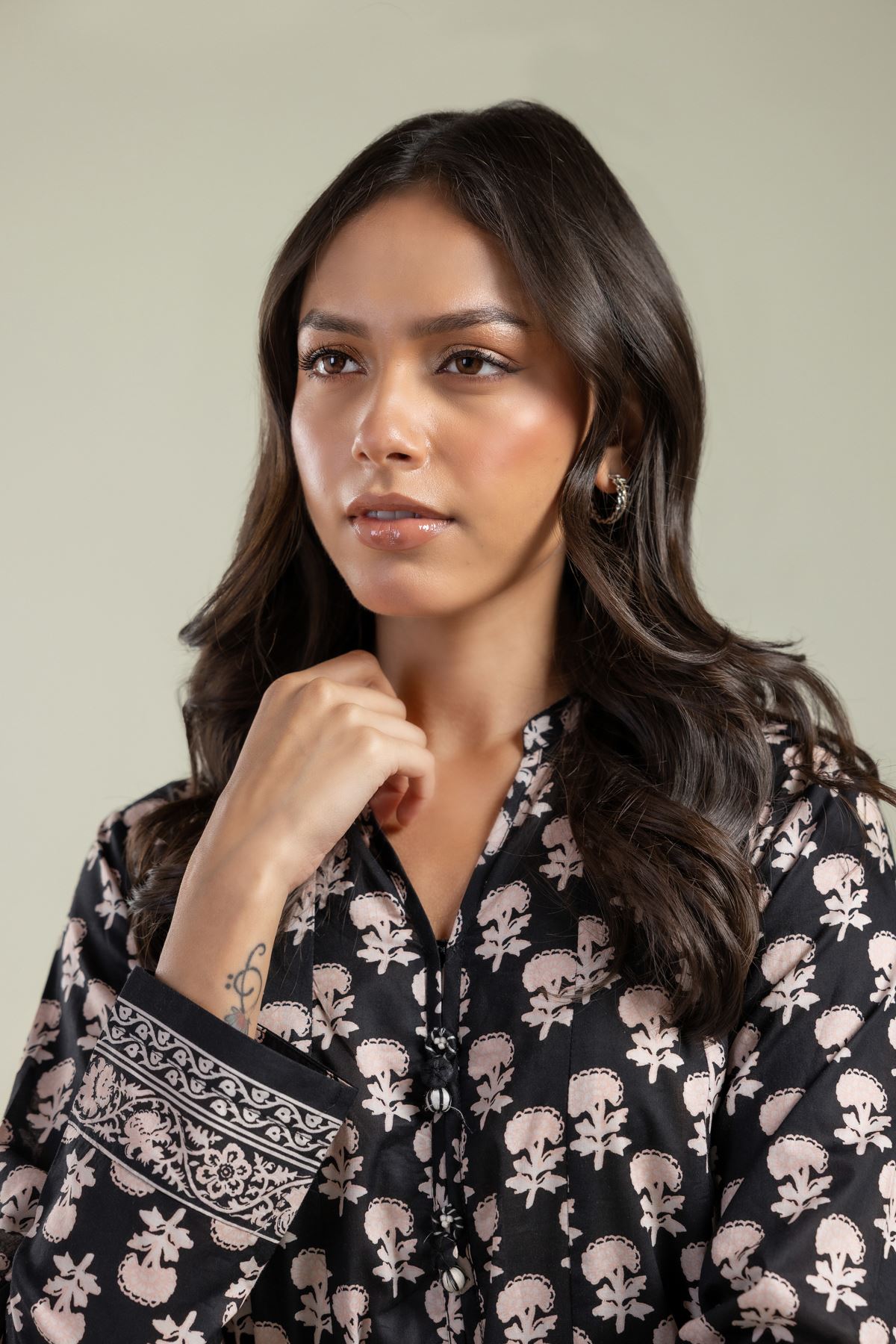 Printed Cambric V-Neck Black Kurta - 1-26-201-A-G-VG