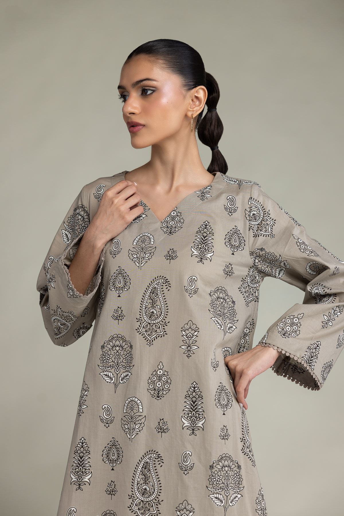 Printed Cambric Paisley Floral Kurta - 8-26-303-A-C1-VG