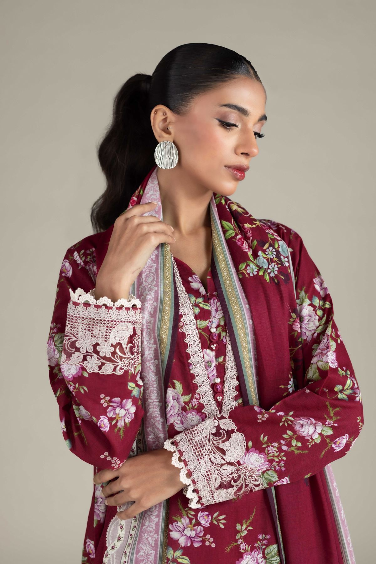 Embroidered Cambric Fabrics 3 Piece - A22-26-109FG1-VG